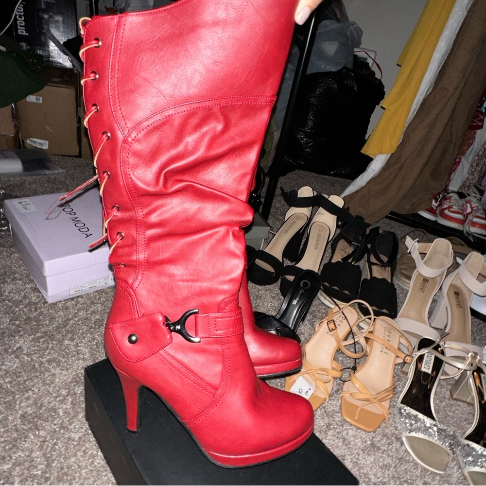 Cute red y2k vibes boots
